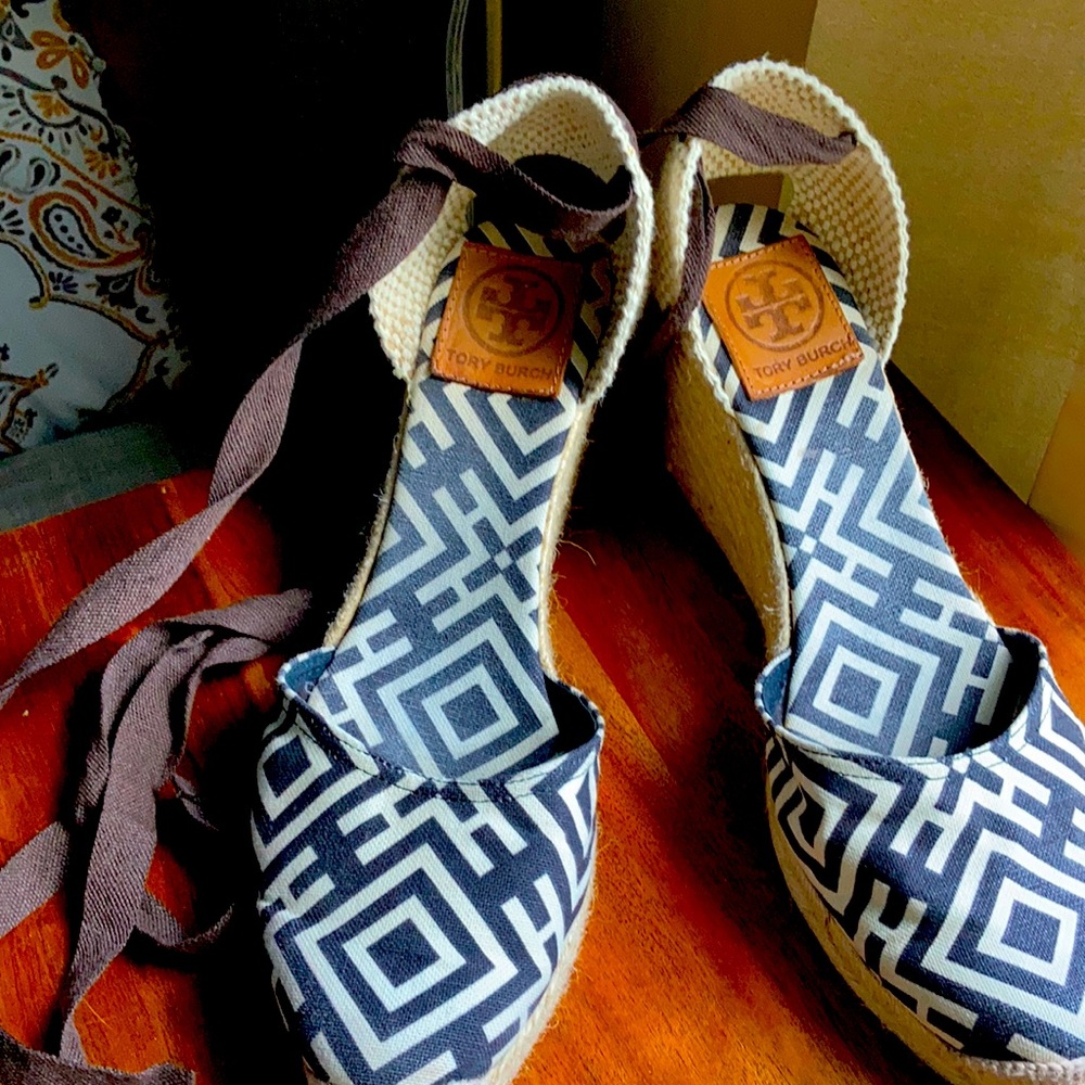 Tory Burch brown & cream wedges